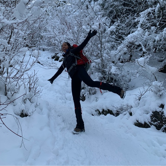 Hey y’all, I’m Constance! Shopping is my exercise!!!💙 - Picture 2 of 5